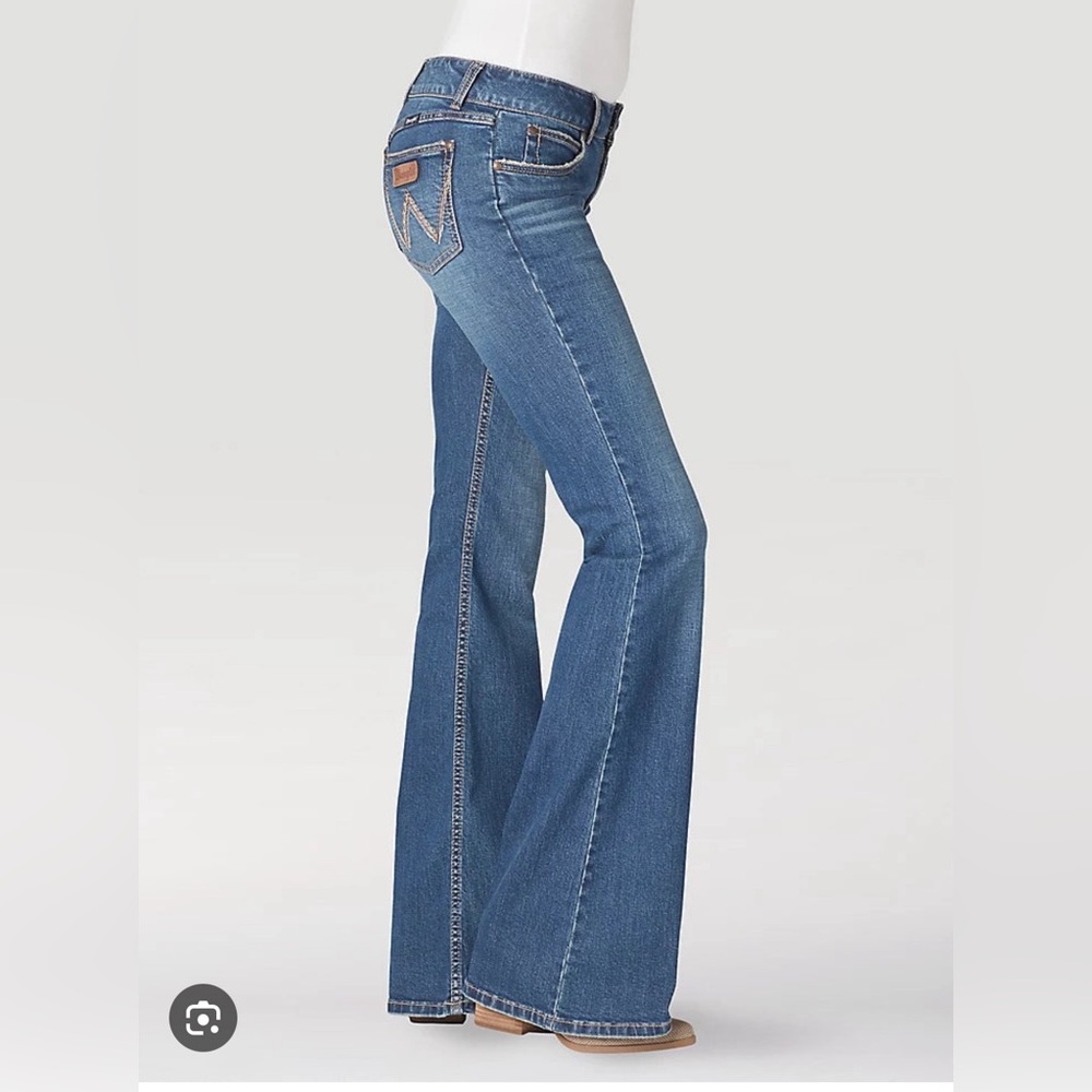 Womens Wrangler Retro Flare jeans- size 5x32- NWT